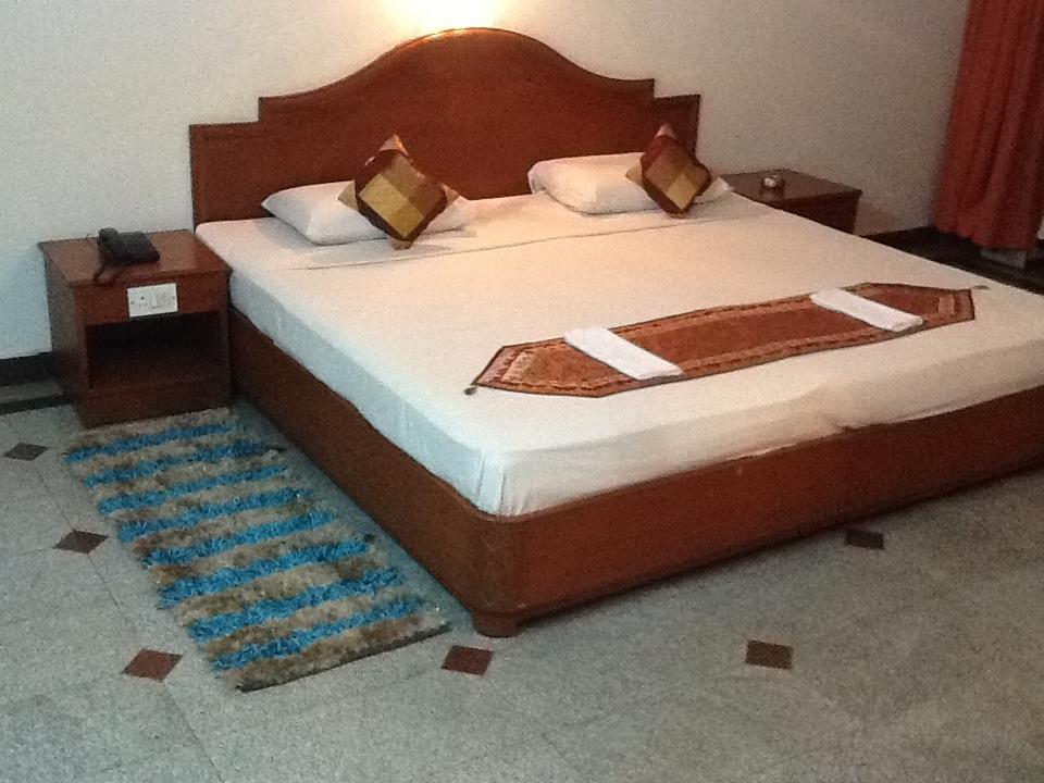 Hotel Kanishka Phg Bengalúr Pokoj fotografie
