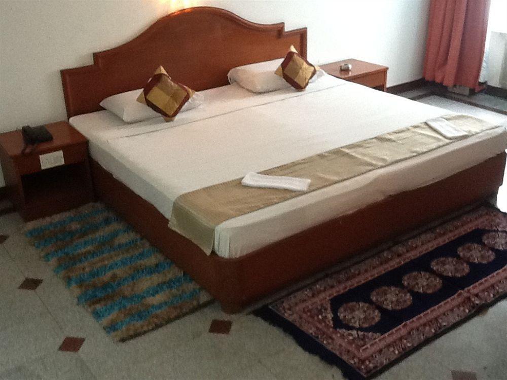 Hotel Kanishka Phg Bengalúr Exteriér fotografie